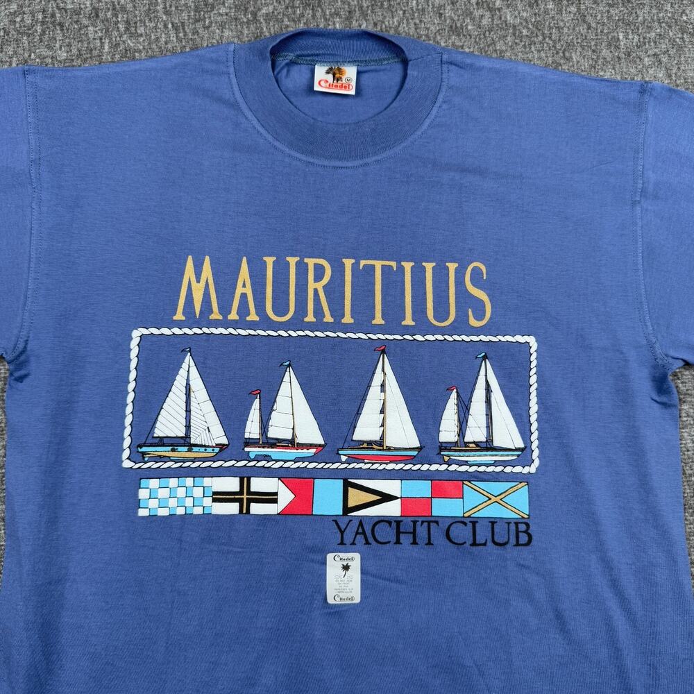 Vintage Mauritius Yacht Club T-Shirt Men's Medium Blue Ocean Private Rich‎ NWT - Picture 2 of 7